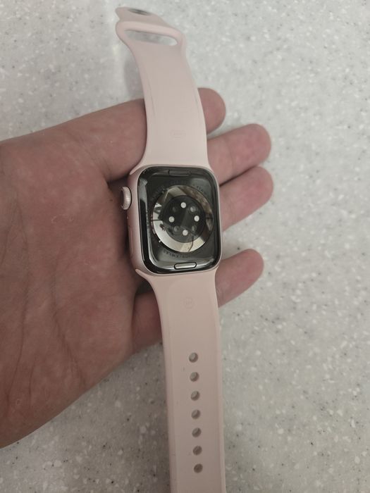 Apple Watch 9, розовые на 41mm