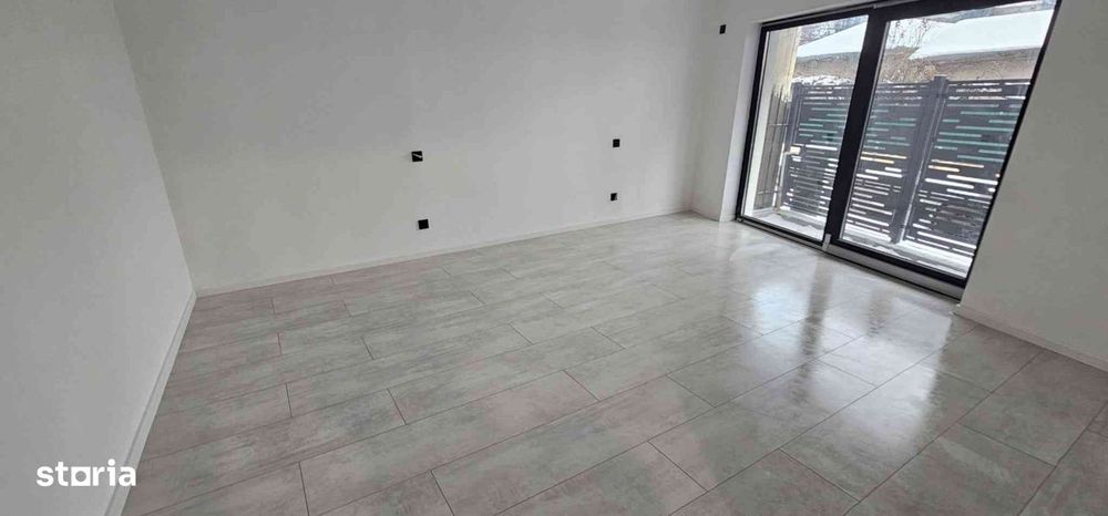 Parcul Tineretului ( amfiteatrul ) str.Martisor