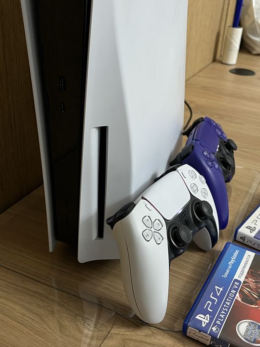 Продаю ПС 5 с 7 играми. PS5, PlayStation