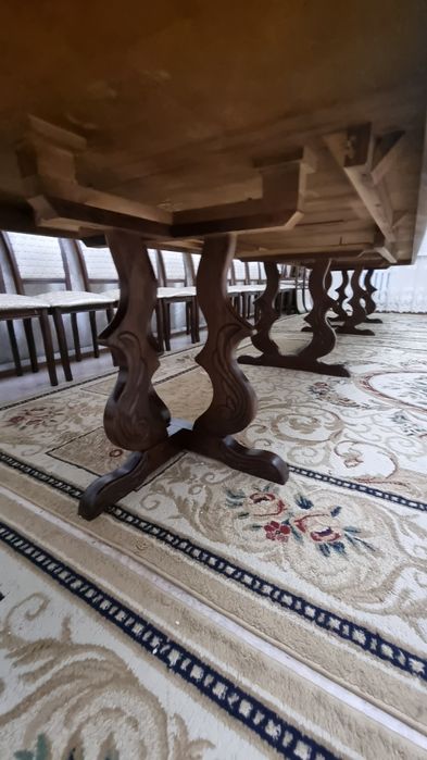 Стол  для гостинной