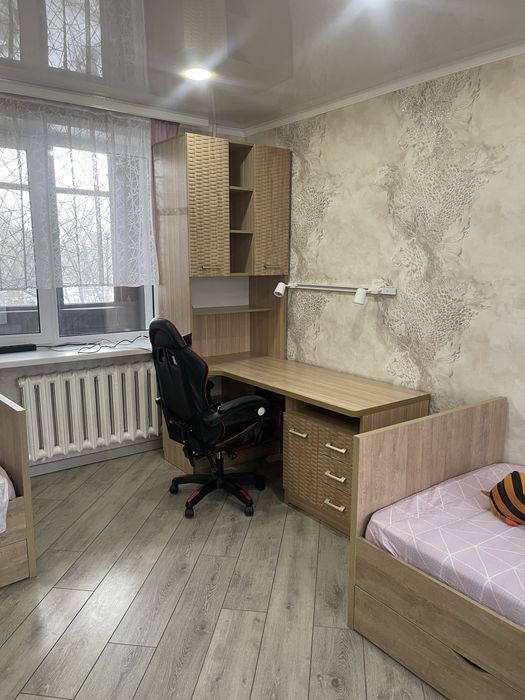 Сдаю в аренду кв 3х Пришахтинск 22 мкр 1 д