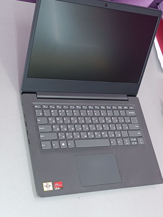 Ноутбук Lenovo v14-ADA