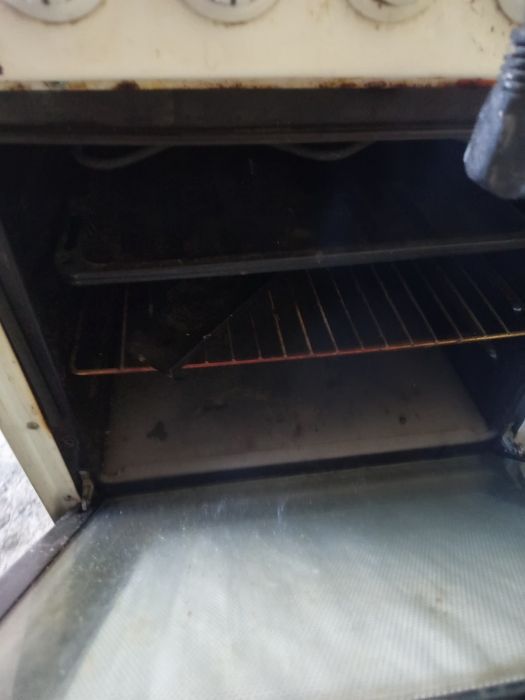 Продам газ плиту