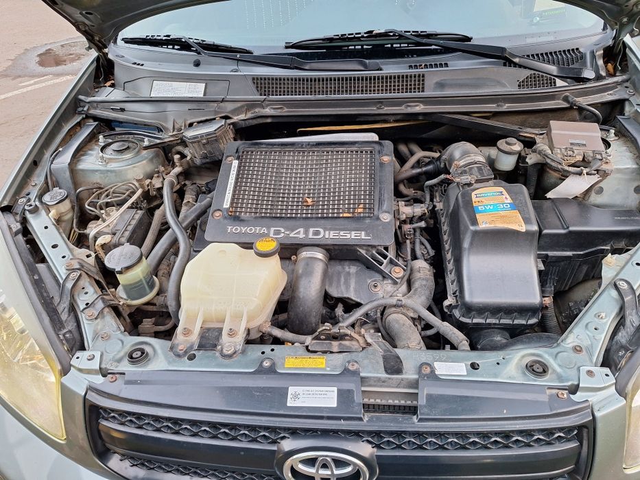 Vând Toyota RAV4