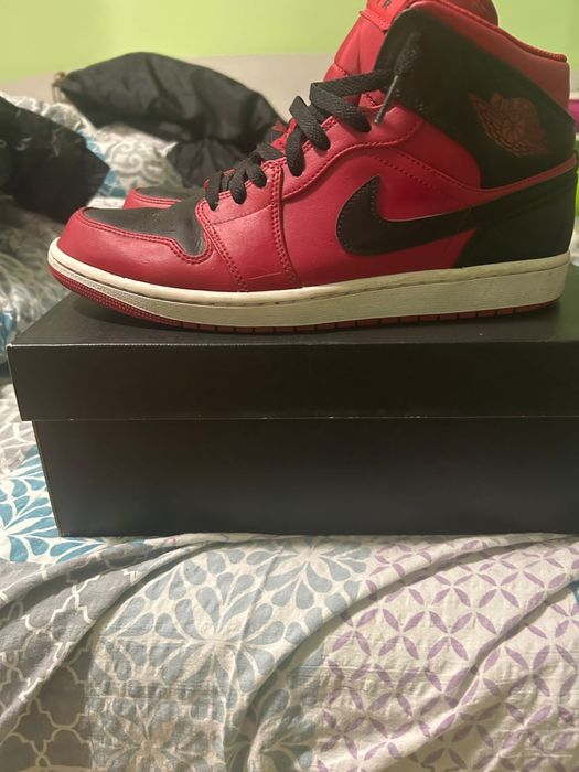 Adidași nike Jordan 1 mid