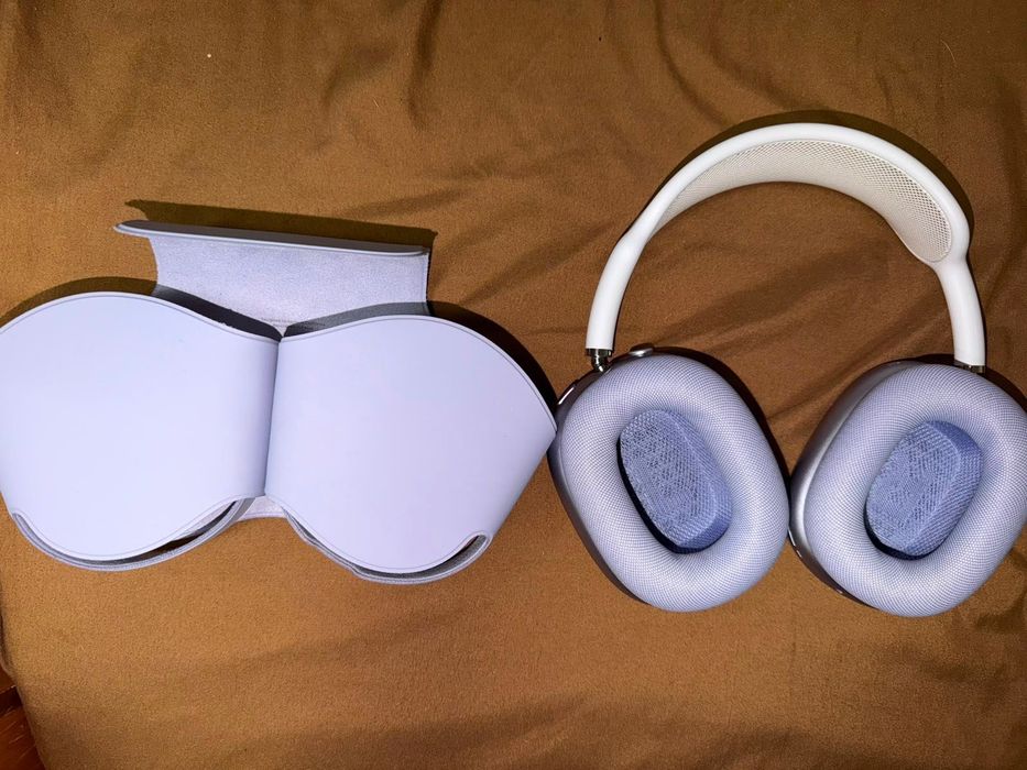 Air Pods Max 2 purple