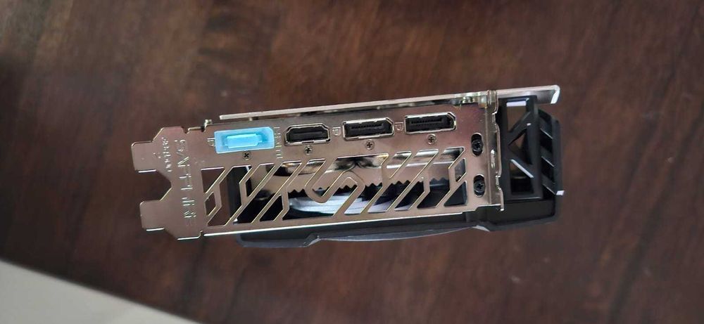 Placa video Sapphire Nitro +AMD Radeon Rx 6700 XT