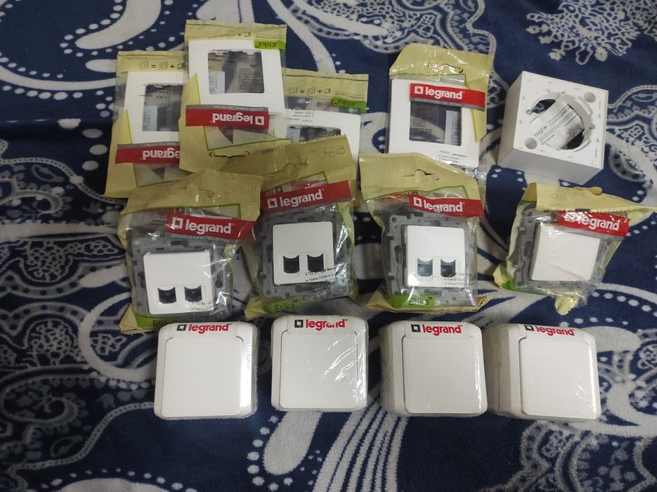 Розетки Legrand цвет белыи