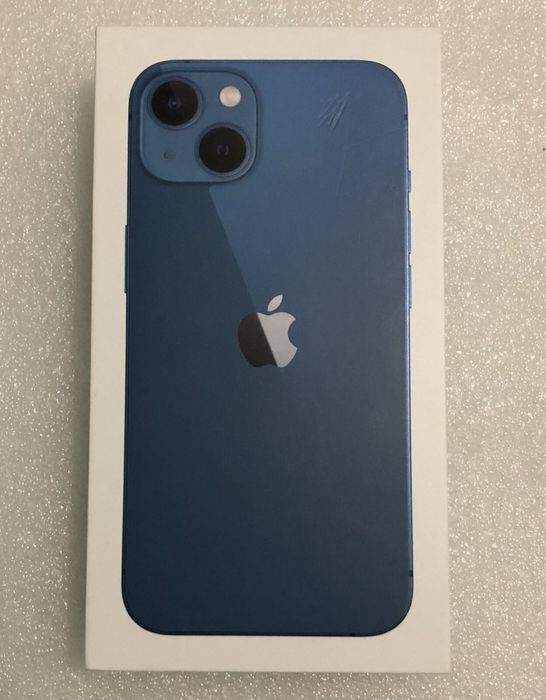 Продам IPhone 13