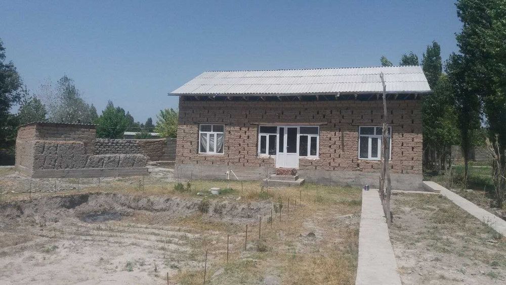 Уй сотилади 6.5 сотих янги курилган уй Жомбой тумани Окковун кишлоги