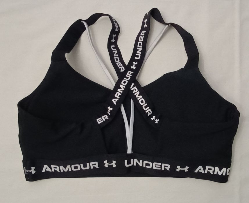 Under Armour UA Padded Bra оригинално бюстие с подплънки M спорт черно бюстие фитнес тренировки