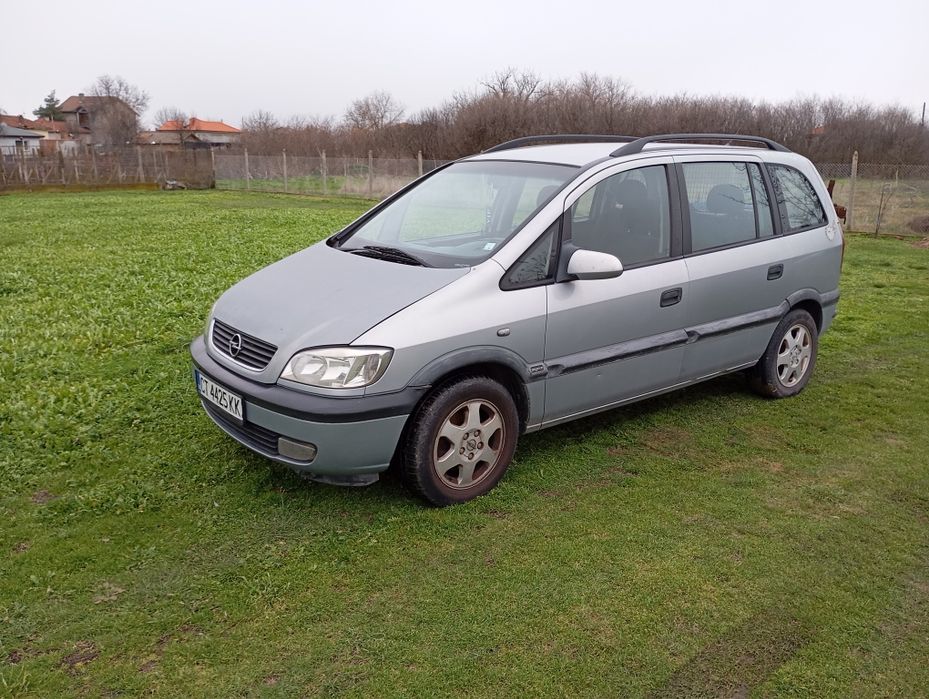 Продавам Опел Зафира  А