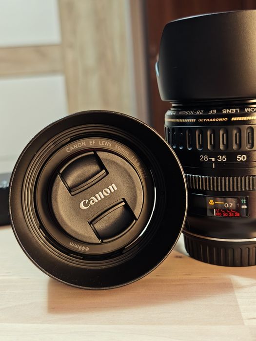 Canon DSLR 2000D ca NOU