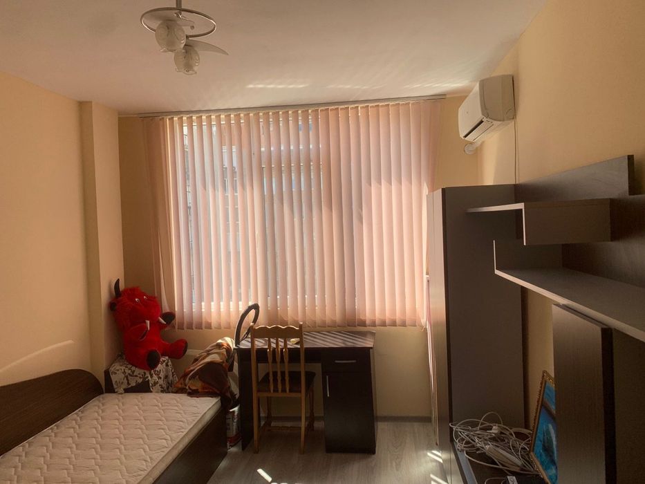 Дава се под наем Тристаен апартамент в Враца, Център - 67 кв.м за 408 € - Снимка #14