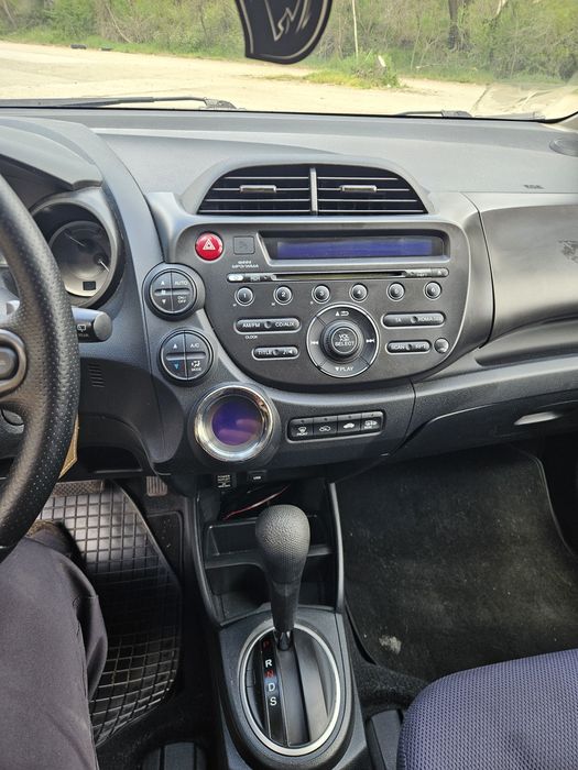 Honda Jazz 1.4 бензин хибрид