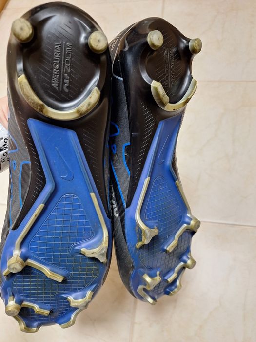 Бутонки за футбол Nike