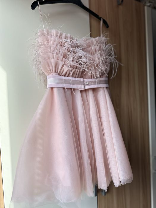 Елегантна официална рокля в нежен розов цвят