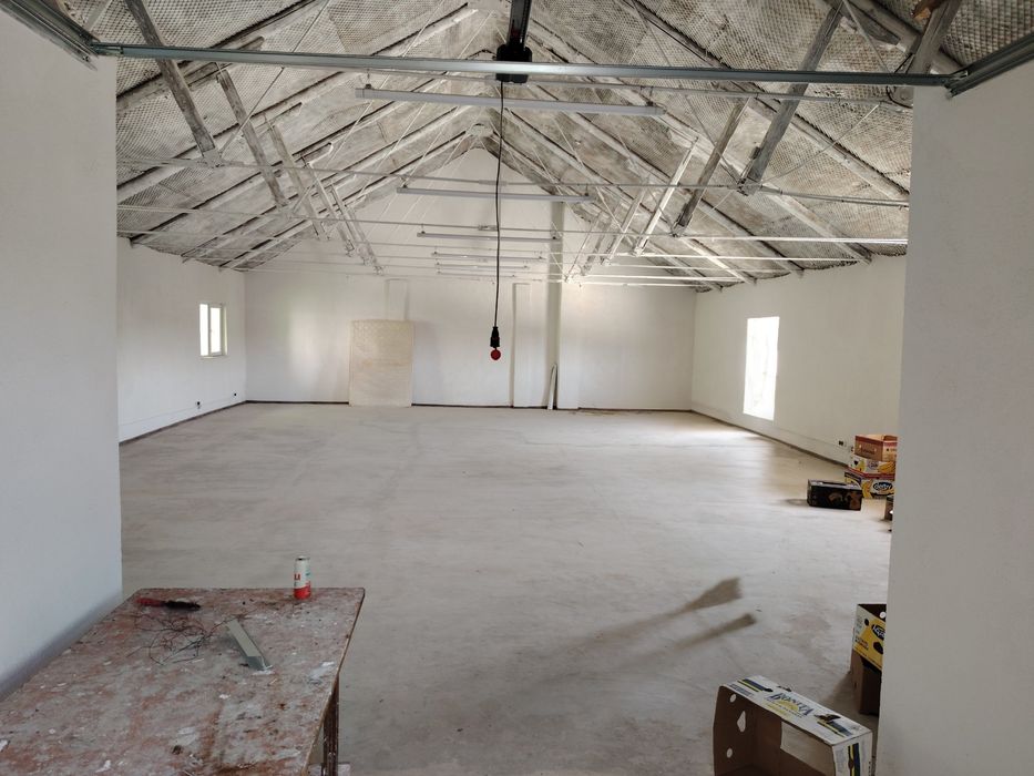 Închiriez hala 110 m2