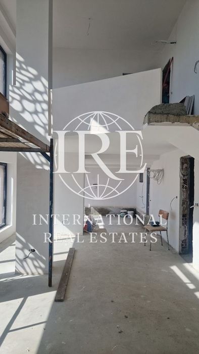 Продава се Къща в Варна, м-т Акчелар - 430 кв.м за 1745 €/кв.м - Снимка #2