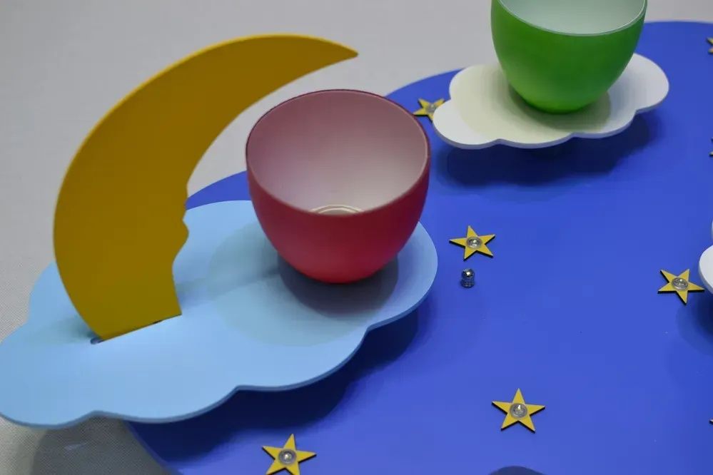 Продам люстру для детской