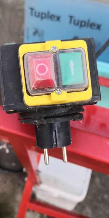 Циркуляр за трупи HECHT 8220