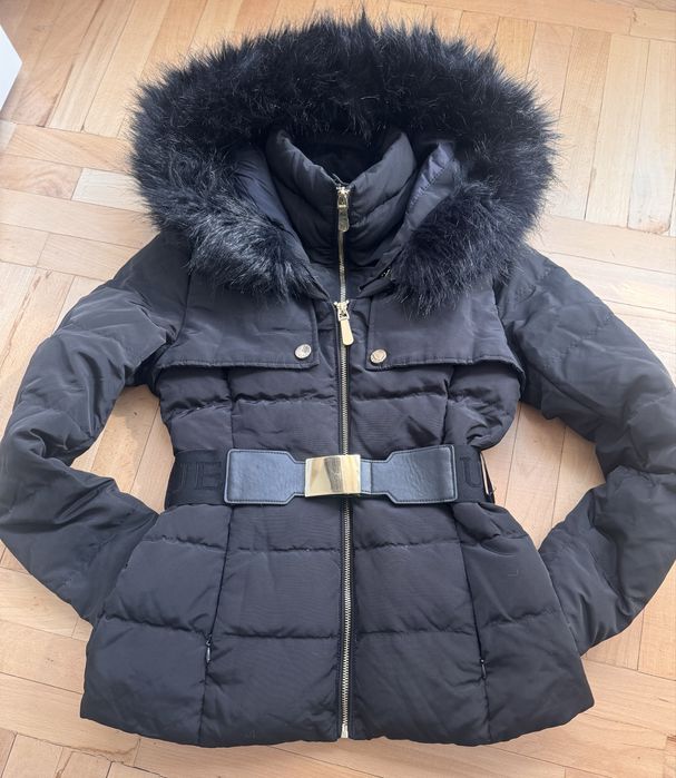 Яке Guess с естествен пух