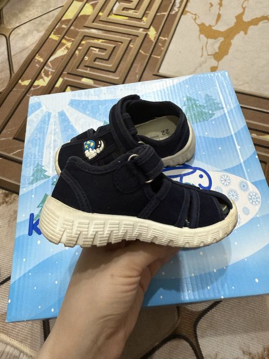 Продам сандали детские размер 22