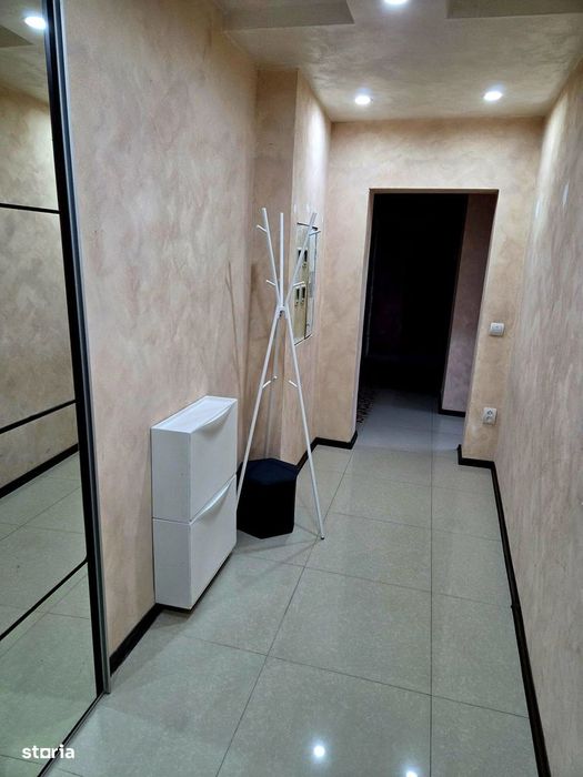 Apartament 4 camere  zona  Calea Calarasilor