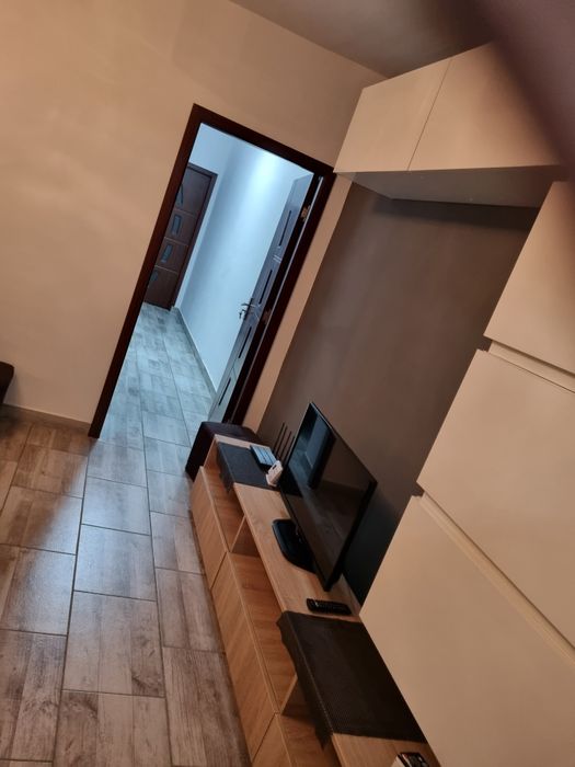 Vand apartament 3 camere E 14 et 4/4