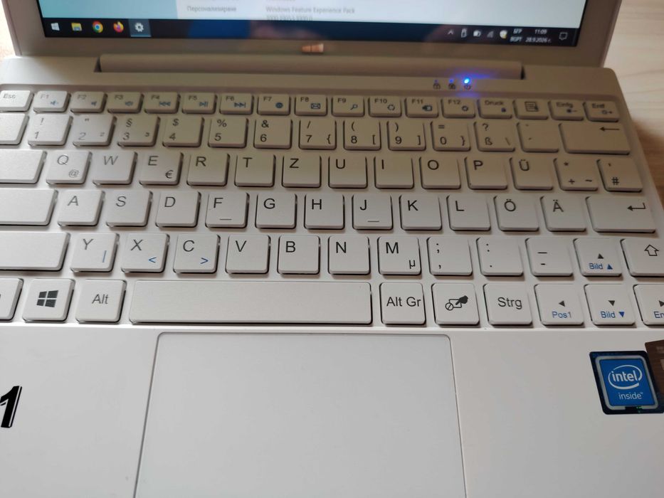 Лаптоп таблет 2в1 с Windows