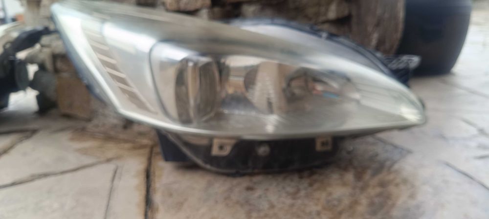 Фар за пежо 508 ляв