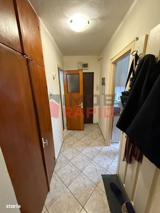 Apartament cu 3 camere, Zona Han