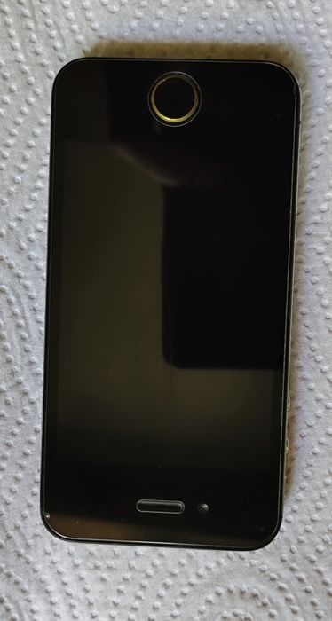 Продается iPhone 4s оригинал + аксессуары + книга в подарок