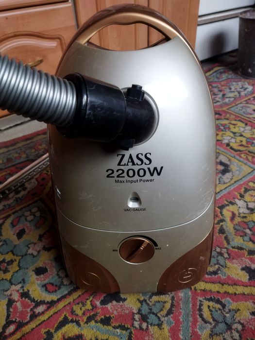Пылесос ZASS 2200w