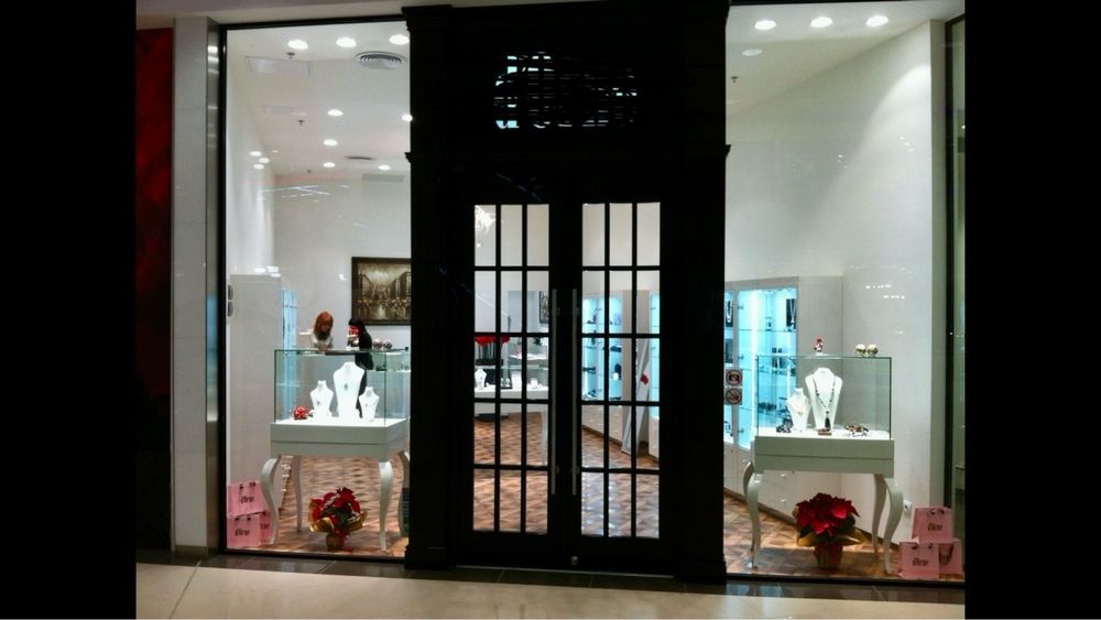 Продавам входна врата за магазин