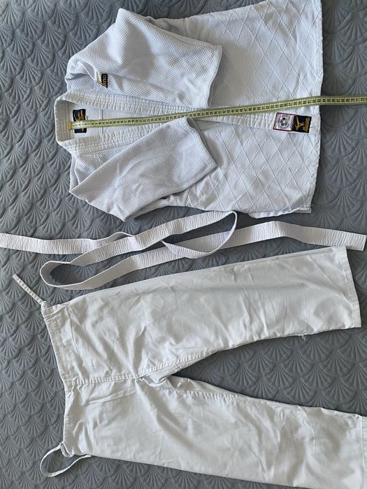 Продам кимоно для дзюдо 5000т