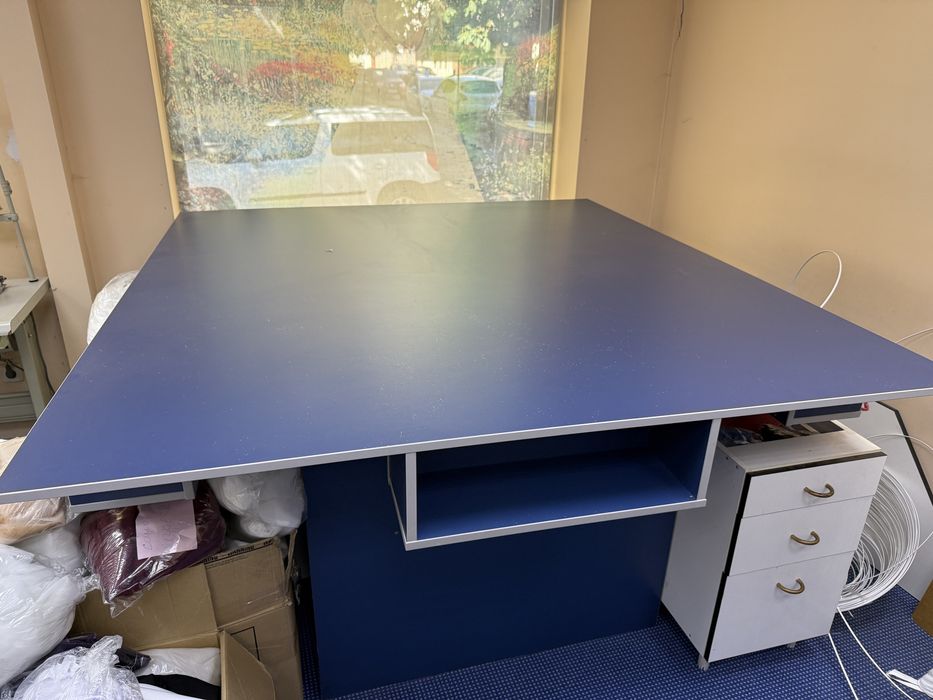 Кроячна маса с помощни отделения