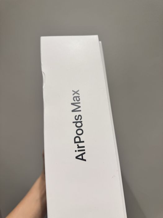Продам наушники AirPods Max