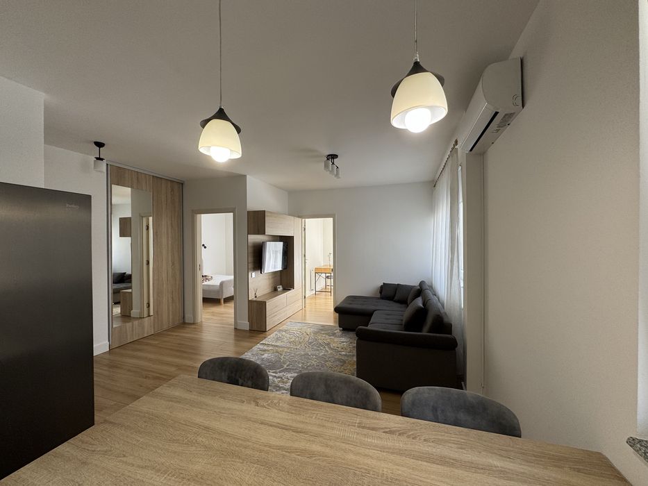 Inchiriez apartament Floresti