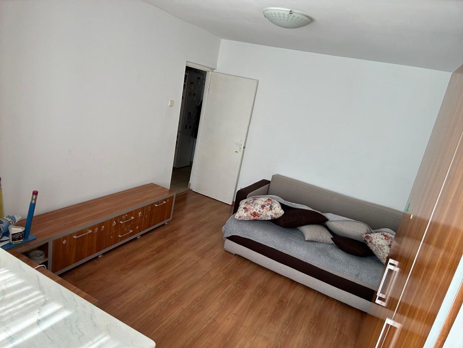 Inchiriez Apartament 2 camere decomandat