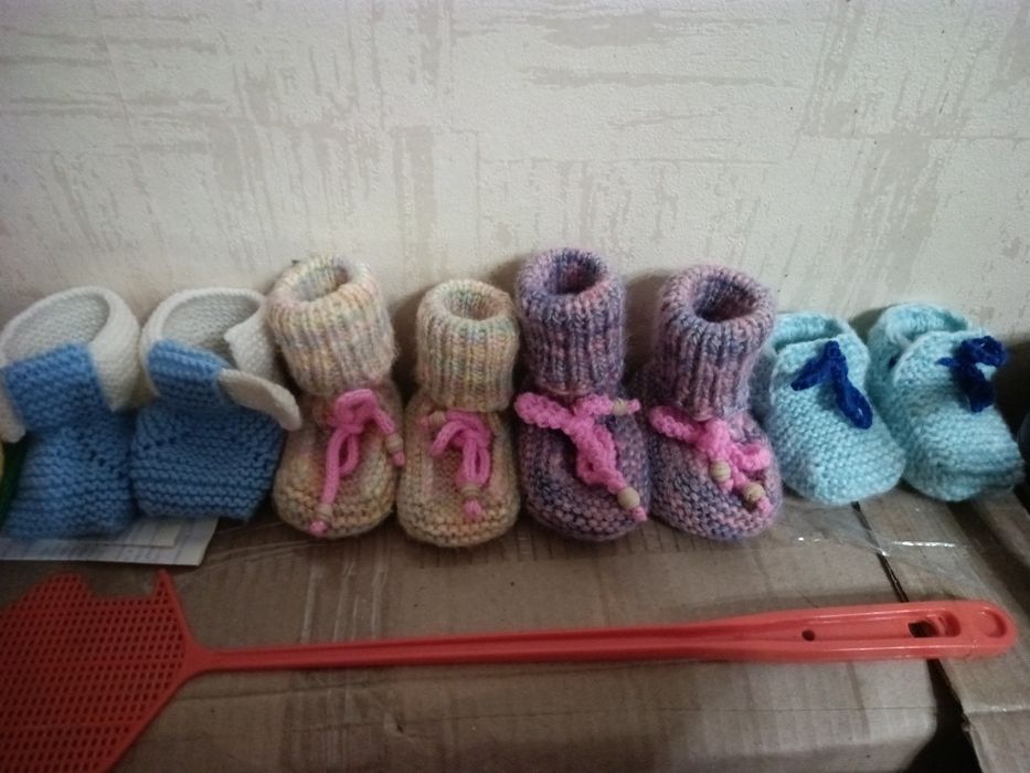 Вязаные пинетки для молоденцев