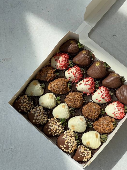 Клубника в шоколаде дубайский шоколад