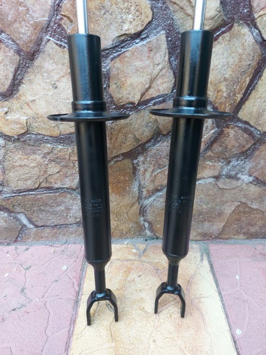 Продавам  амортисьори Ауди  А  6