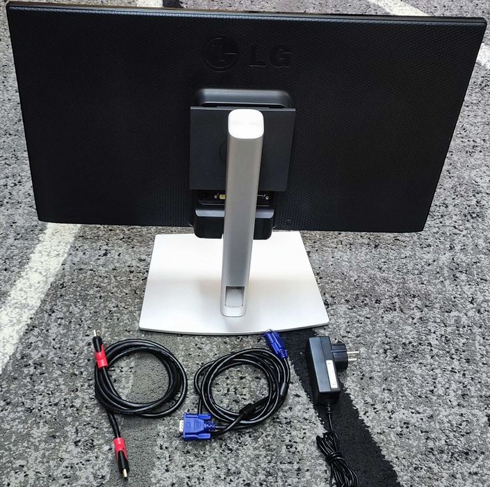 Монитор LG 23EA63 23" IPS LED б/у + кабели HDMI VGA