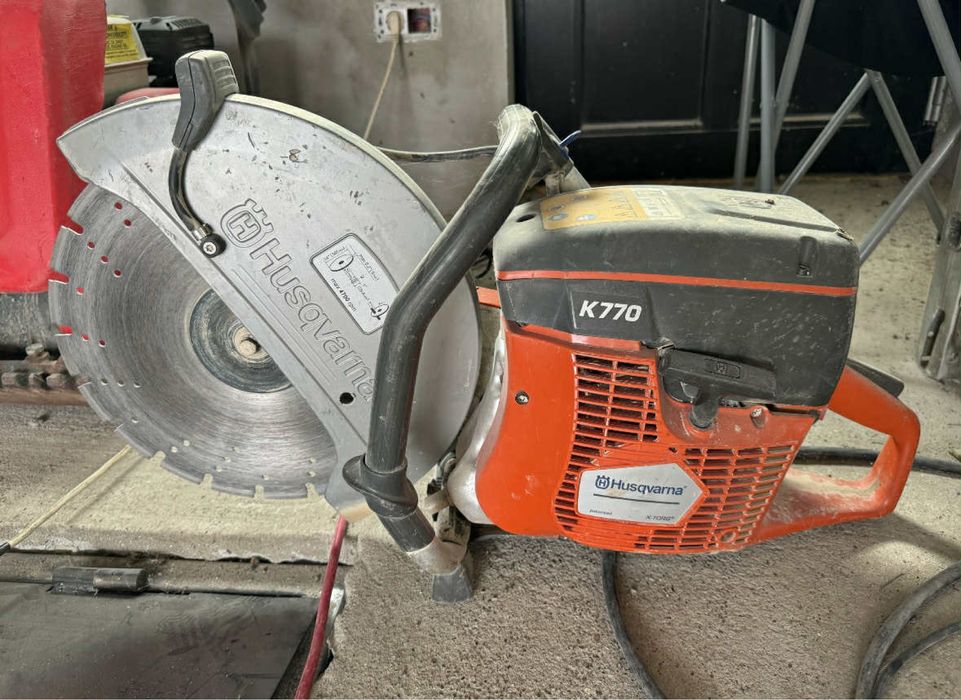 De inchiriat compactor /drujba beton / generator 110/220 / turbojet