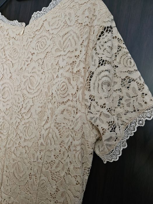 Елегантна дантелена рокля 3 XXl / 46L