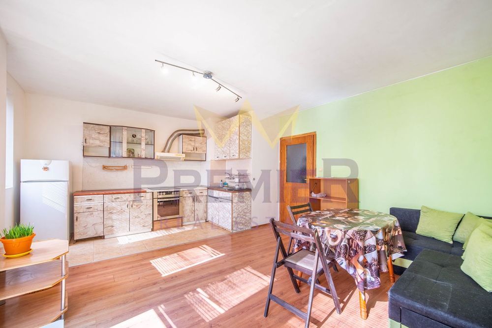 Продава се Тристаен апартамент в Варна, Център - 85 кв.м за 1999 €/кв.м - Снимка #2