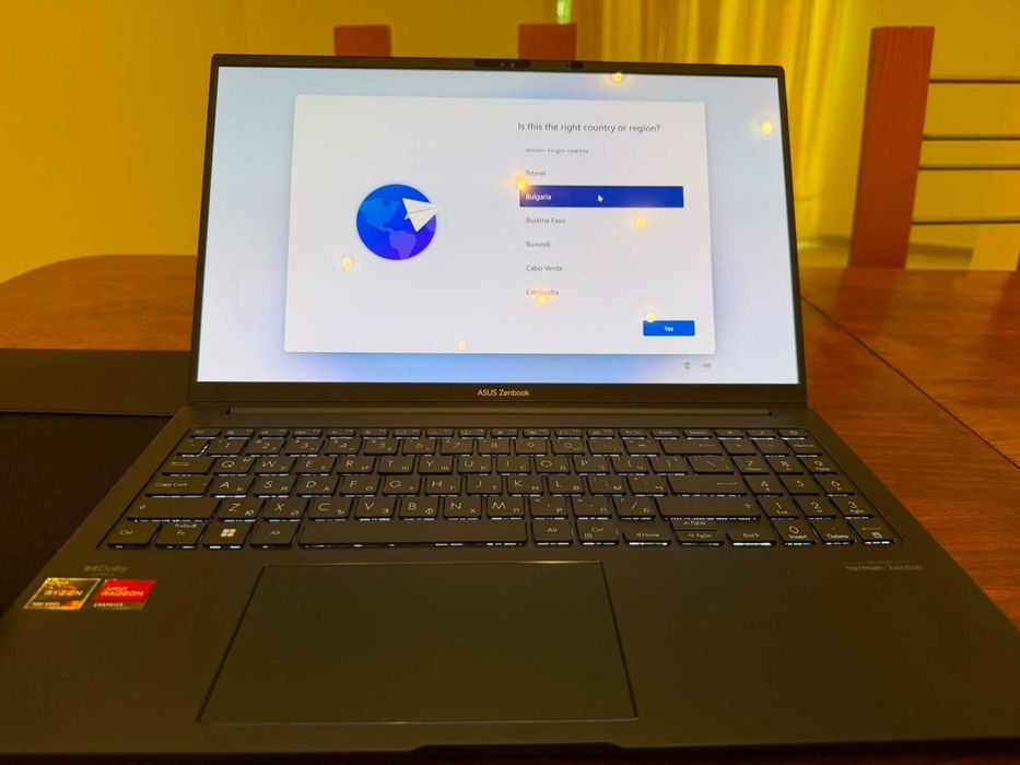 ASUS Zenbook 15 OLED UM3504D • Ryzen 5 • Като нов