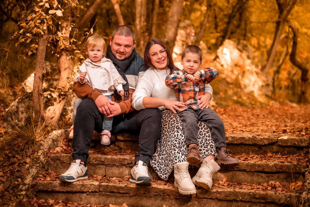 Фотограф - Варна /кръщене, бал, бременна, сватба, за двойки, семейни/