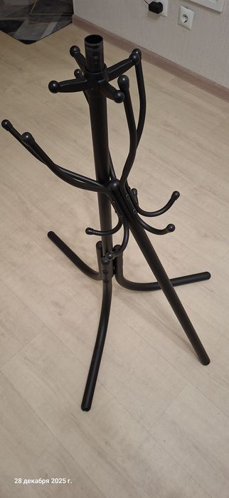 Напольная вешалка